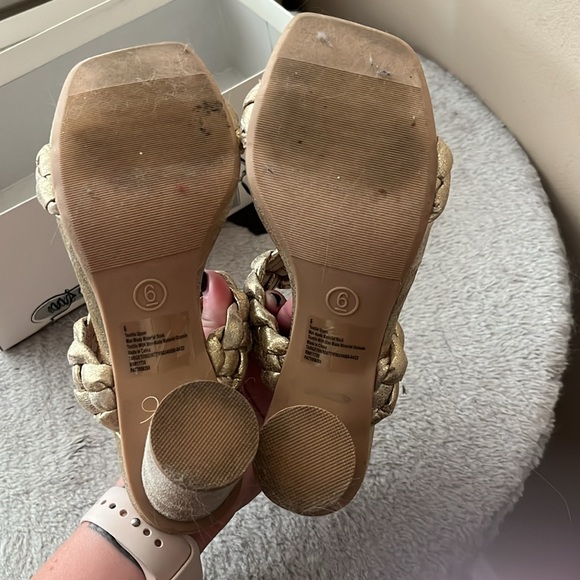 Target a new day heels size 6 - Picture 3 of 3